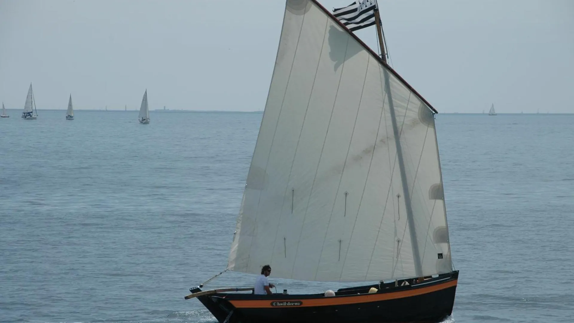 Votre Vue, La Mer, Les Bateaux !!! Wir Sprechen Flieben Deutsch, Touristentipps, We Speak English Concarneau France